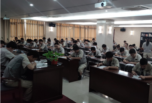 素质就业，技能立业